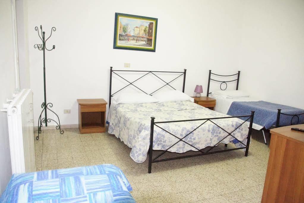 Albergo Pensione Ardenza Self Check-In ลีวอร์โน ภายนอก รูปภาพ