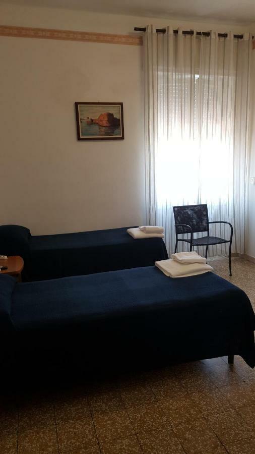 Albergo Pensione Ardenza Self Check-In ลีวอร์โน ภายนอก รูปภาพ
